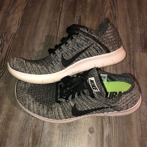 Women’s size 11 Nike free run tennis shoe